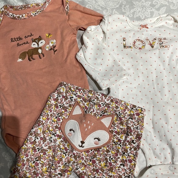 Carters Bundle - Picture 2 of 2